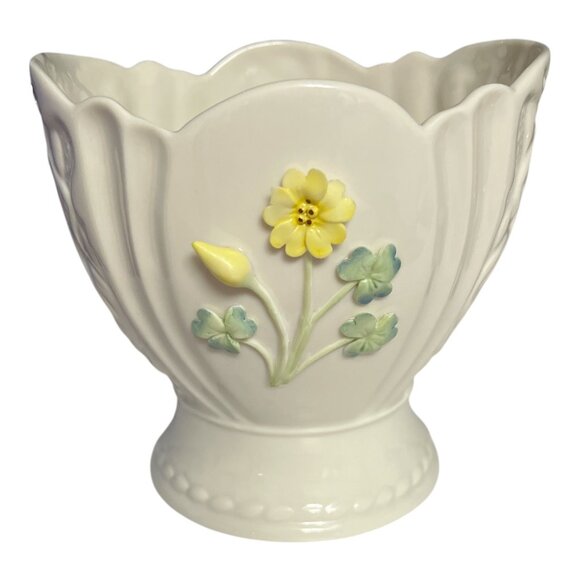 Belleek Trinity Mini-Cache Pot, St. Patrick’s Day 2004, Limited Edition #2614/44 - Picture 1 of 6